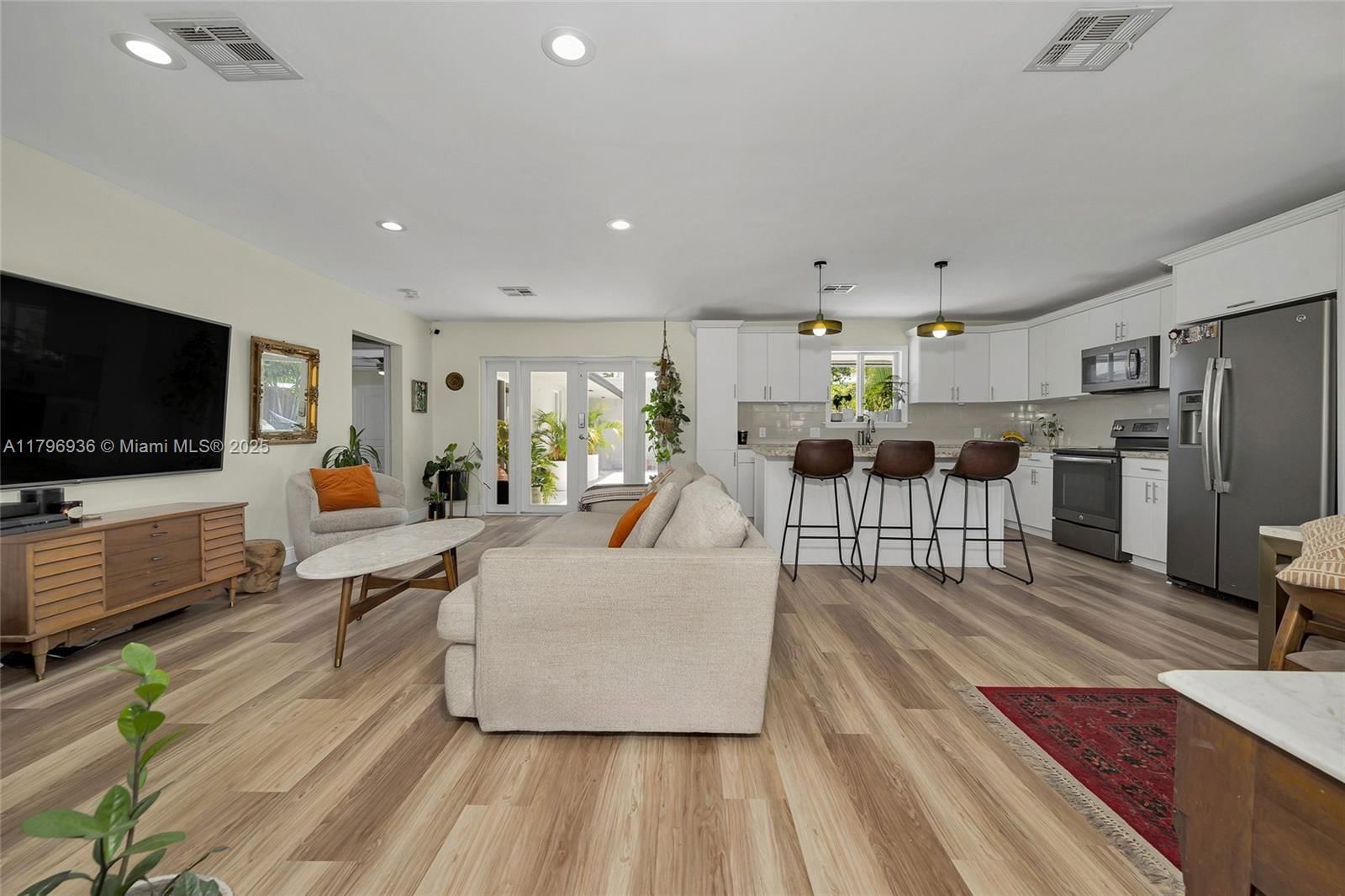 Real estate property located at 2221 46th Ave, Broward, Hollywood Hills, Hollywood, FL