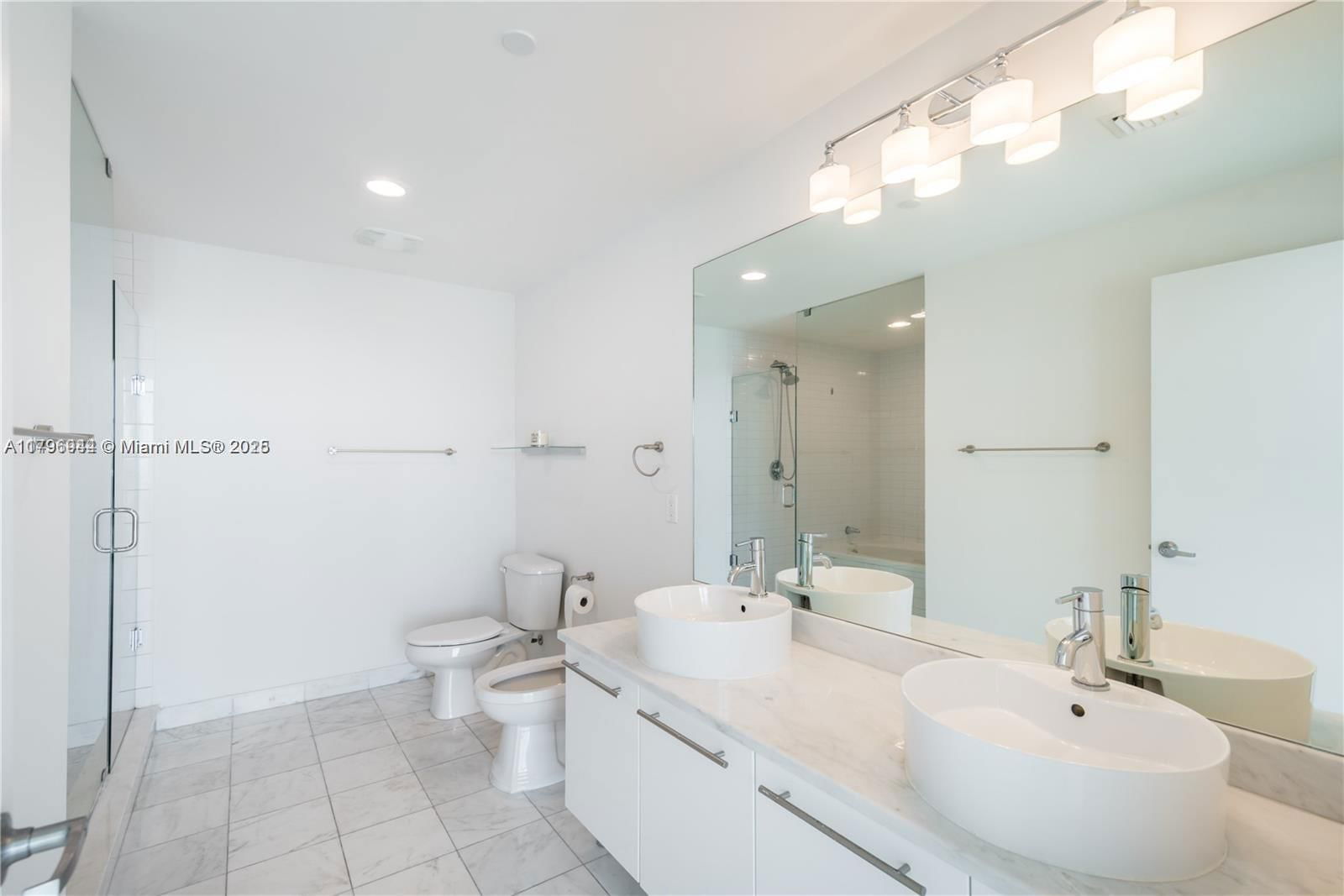 Real estate property located at 888 Biscayne Blvd #2103, Miami-dade, Marinablue Condo, Miami, FL