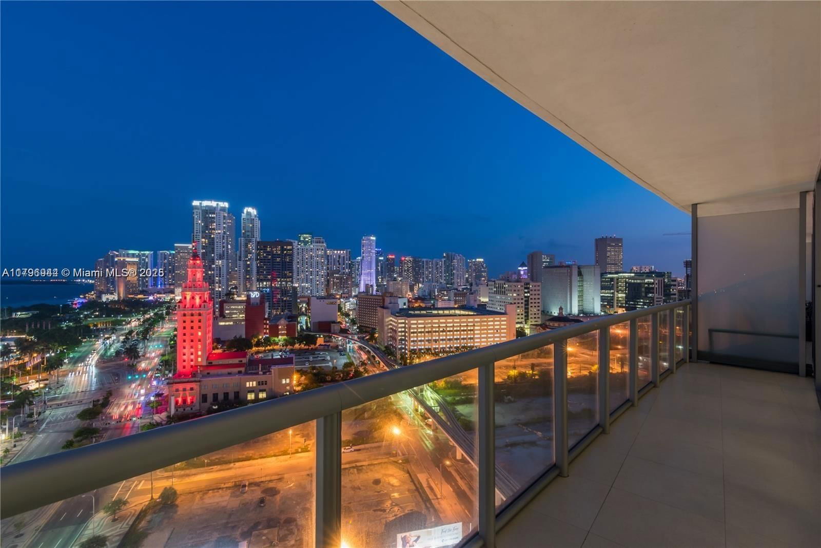 Real estate property located at 888 Biscayne Blvd #2103, Miami-dade, Marinablue Condo, Miami, FL