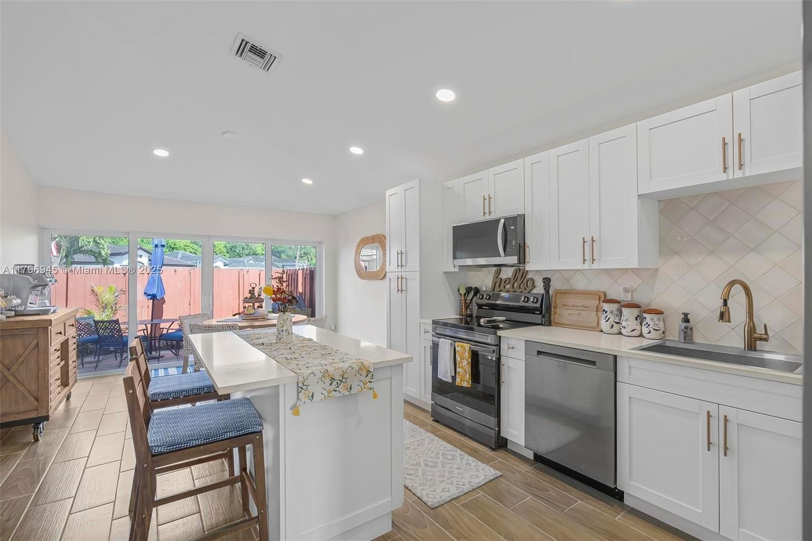 Real estate property located at 13961 150th Ct, Miami-dade, Brightons Meadow Landings, Miami, FL