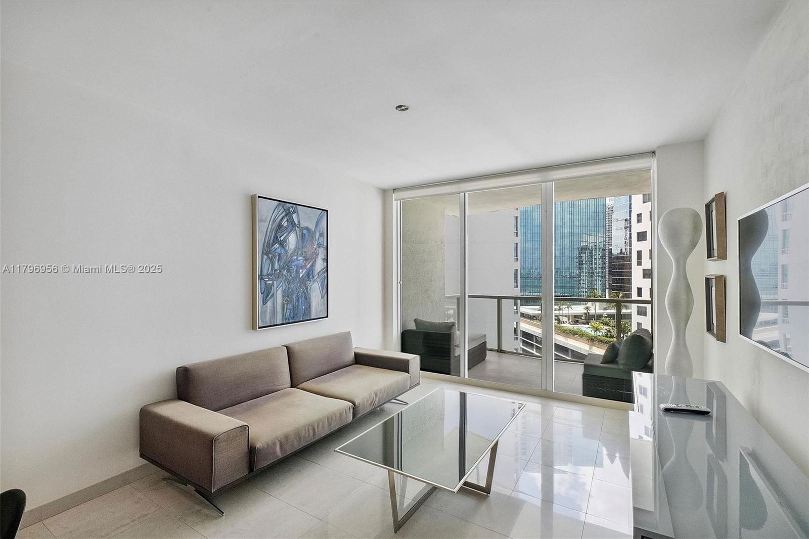 Real estate property located at 218 14th St #1804, Miami-dade, The Emerald At Brickell C, Miami, FL