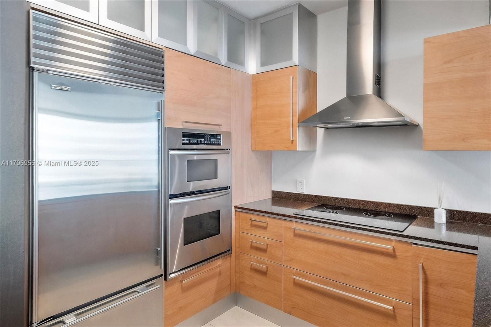 Real estate property located at 218 14th St #1804, Miami-dade, The Emerald At Brickell C, Miami, FL