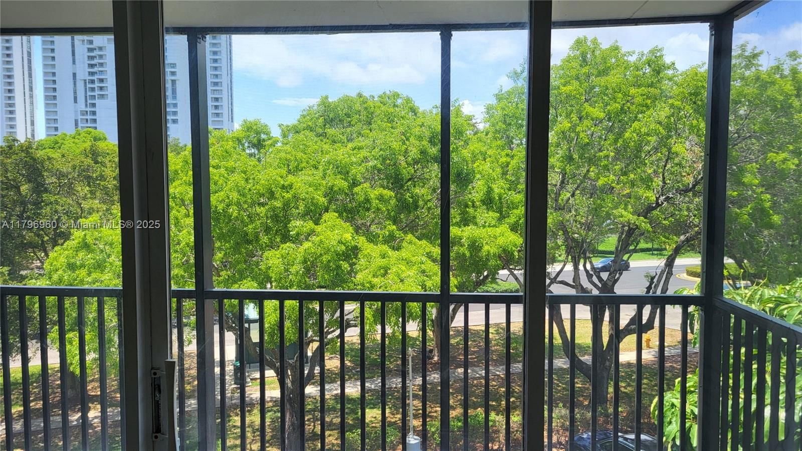 Real estate property located at 3401 Country Club Dr #410, Miami-dade, Ensenada Condo Bldg E-i, Aventura, FL