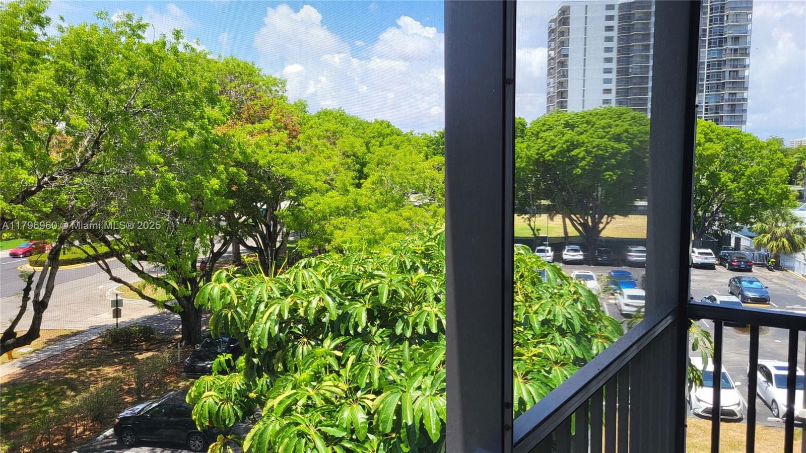 Real estate property located at 3401 Country Club Dr #410, Miami-dade, Ensenada Condo Bldg E-i, Aventura, FL