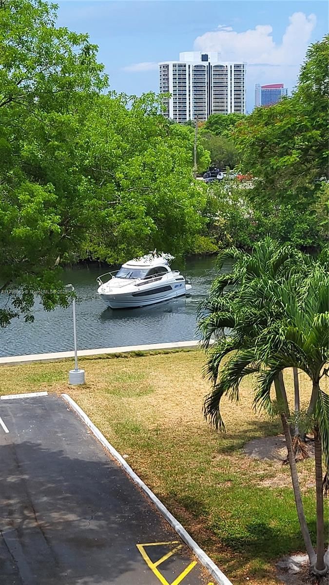 Real estate property located at 3401 Country Club Dr #410, Miami-dade, Ensenada Condo Bldg E-i, Aventura, FL