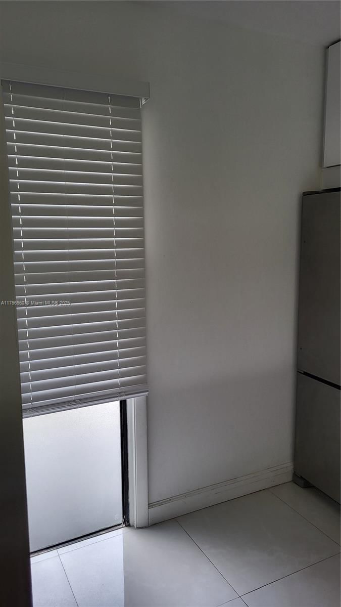 Real estate property located at 3401 Country Club Dr #410, Miami-dade, Ensenada Condo Bldg E-i, Aventura, FL