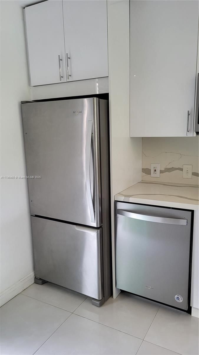 Real estate property located at 3401 Country Club Dr #410, Miami-dade, Ensenada Condo Bldg E-i, Aventura, FL