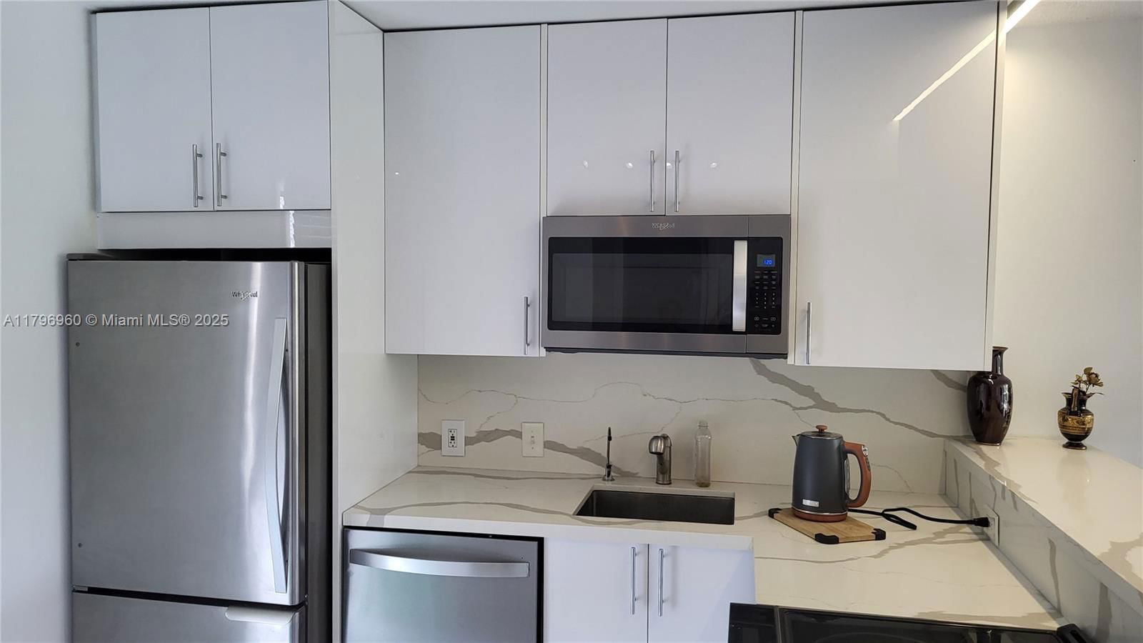 Real estate property located at 3401 Country Club Dr #410, Miami-dade, Ensenada Condo Bldg E-i, Aventura, FL
