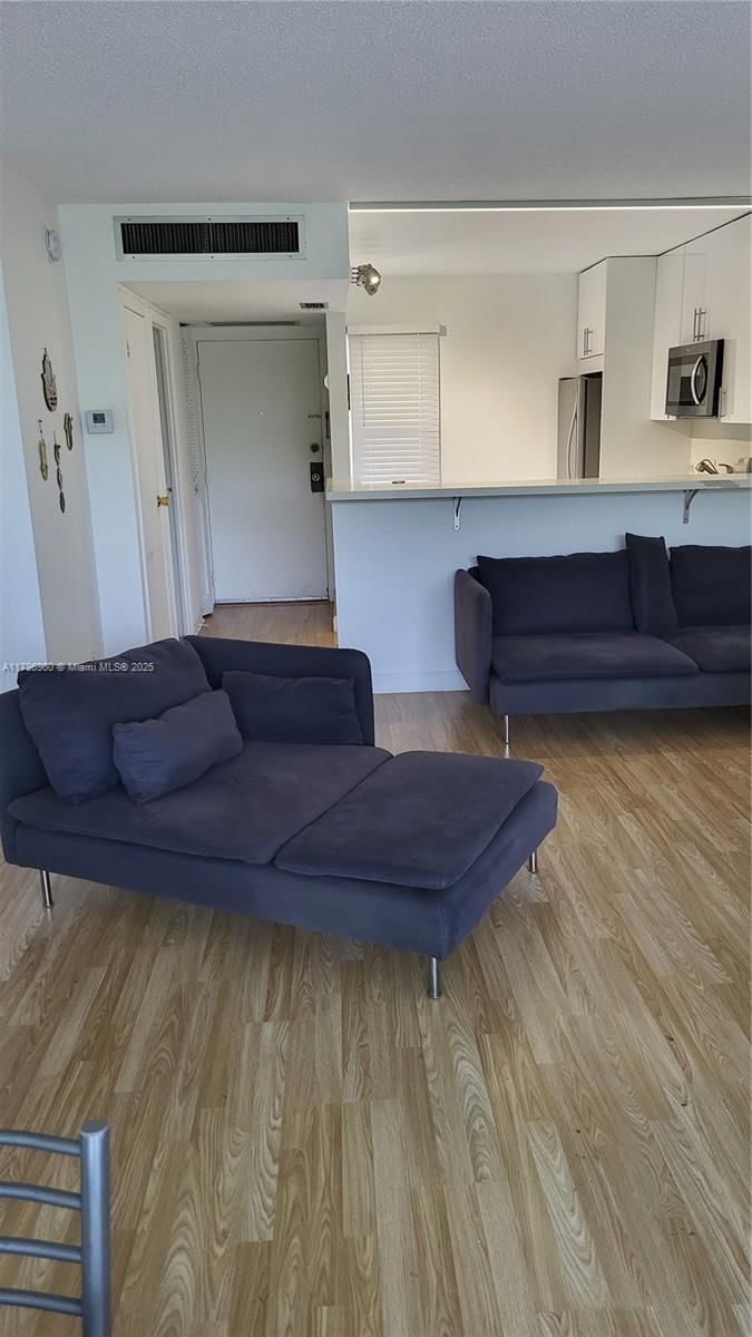 Real estate property located at 3401 Country Club Dr #410, Miami-dade, Ensenada Condo Bldg E-i, Aventura, FL