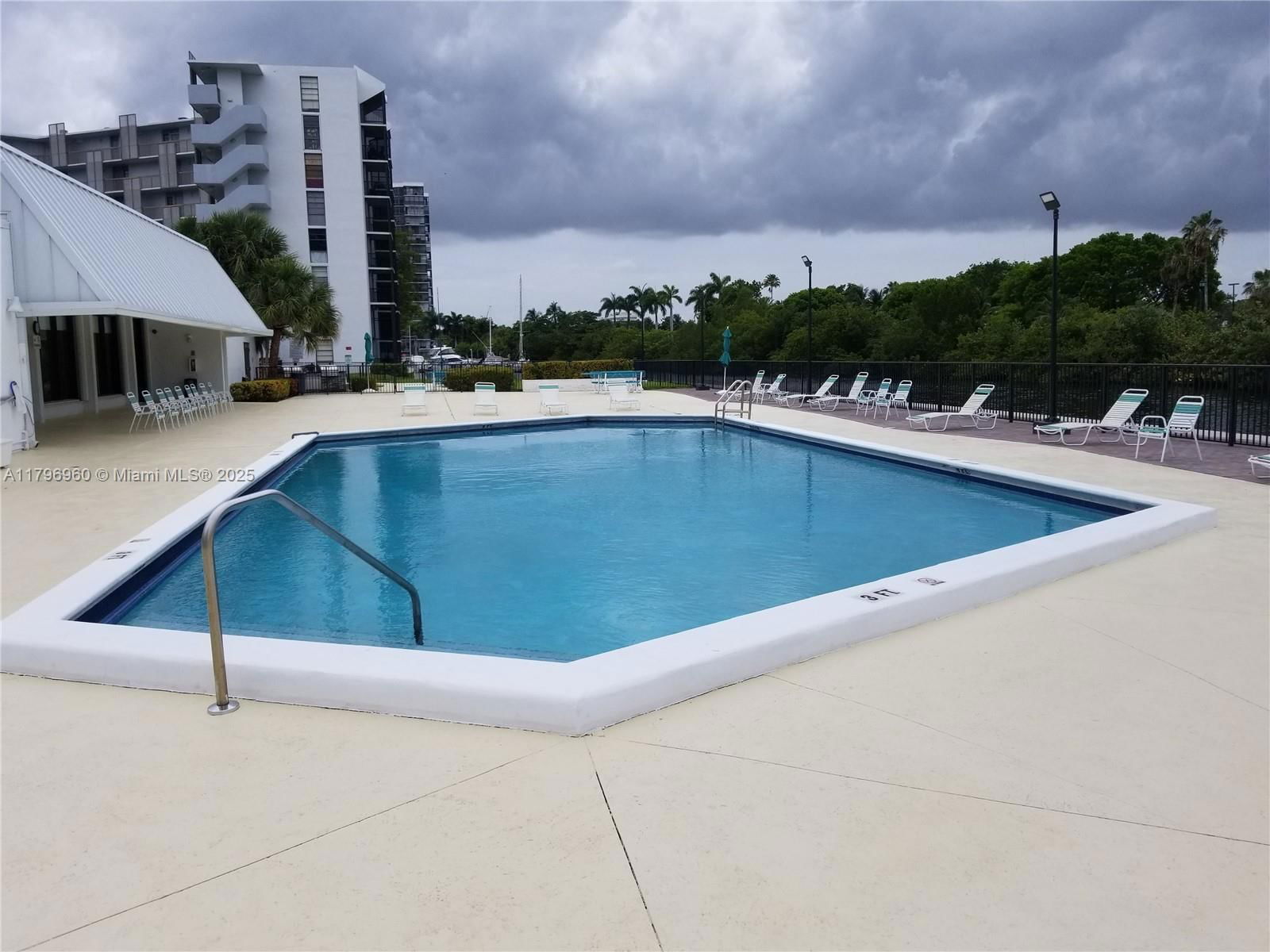 Real estate property located at 3401 Country Club Dr #410, Miami-dade, Ensenada Condo Bldg E-i, Aventura, FL