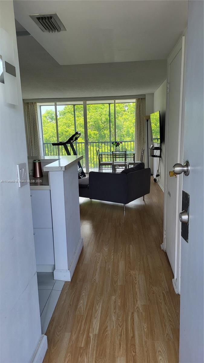 Real estate property located at 3401 Country Club Dr #410, Miami-dade, Ensenada Condo Bldg E-i, Aventura, FL