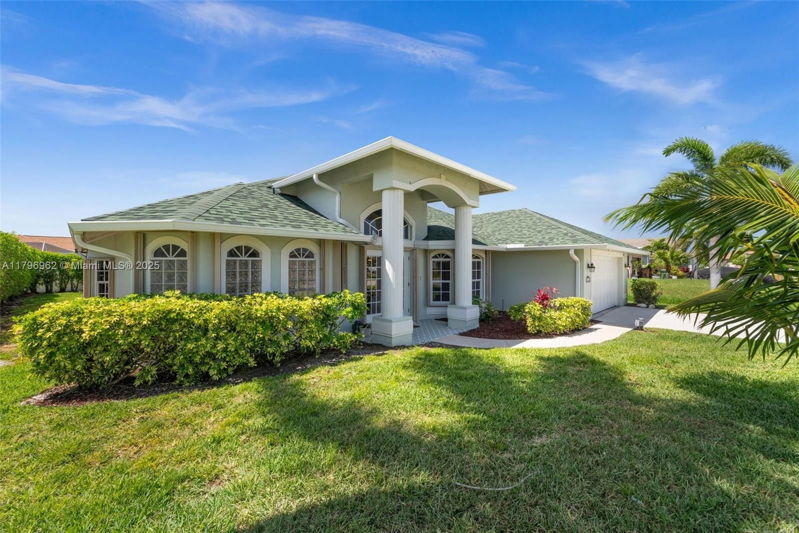 Real estate property located at 2122 SW 25th Ter, Lee, Cape Coral, Cape Coral, FL