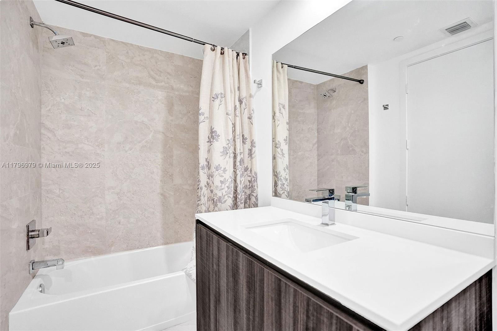 Real estate property located at 488 18th St #208, Miami-dade, Aria On The Bay Condo, Miami, FL