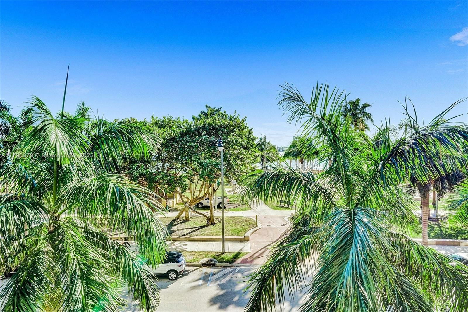 Real estate property located at 488 18th St #208, Miami-dade, Aria On The Bay Condo, Miami, FL