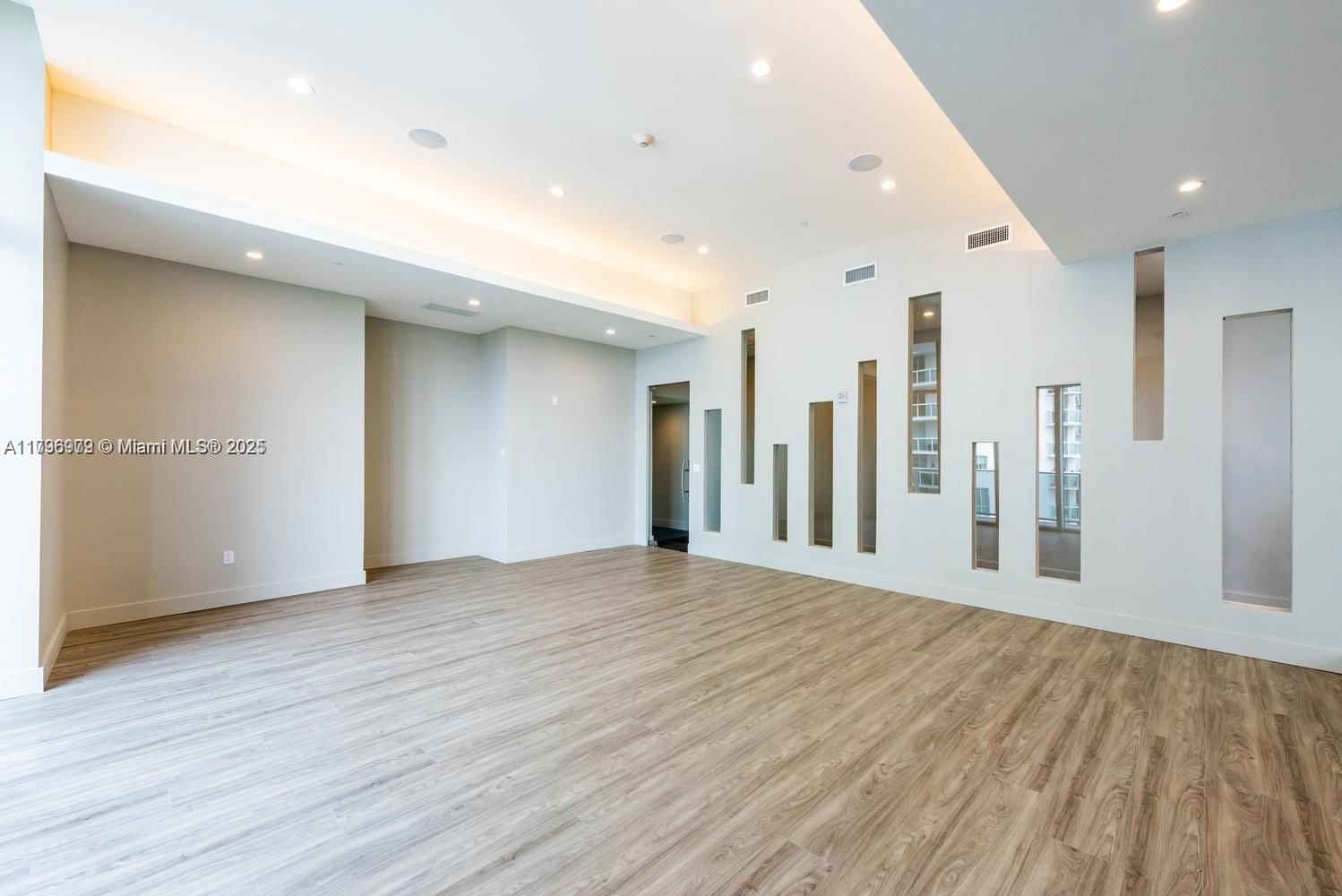 Real estate property located at 488 18th St #208, Miami-dade, Aria On The Bay Condo, Miami, FL