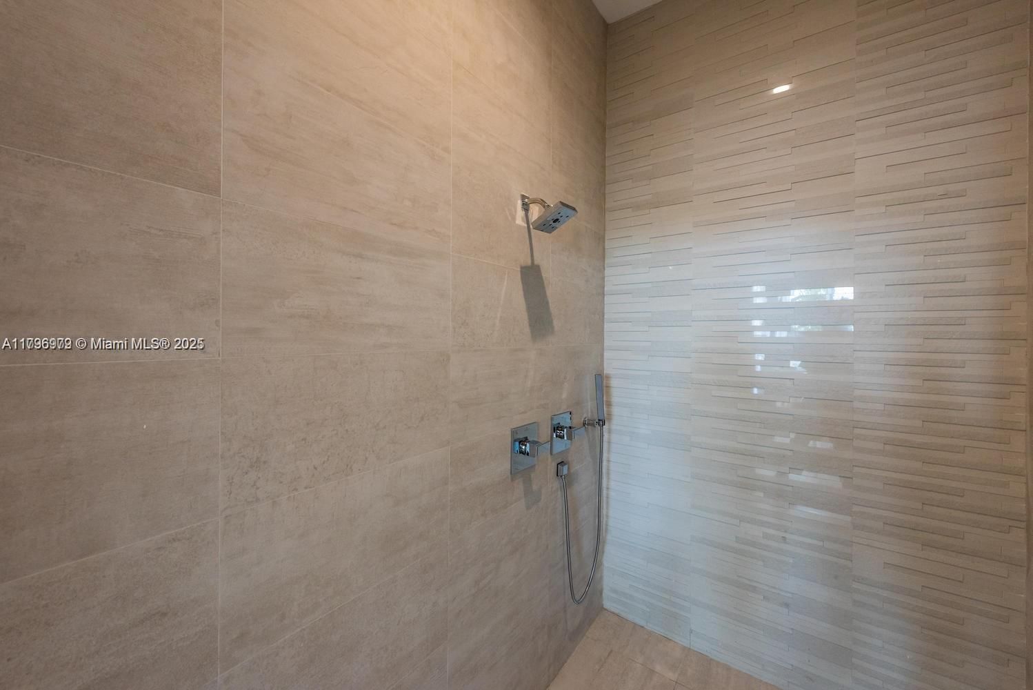 Real estate property located at 488 18th St #208, Miami-dade, Aria On The Bay Condo, Miami, FL