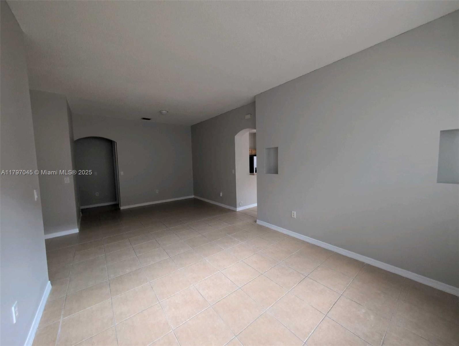Real estate property located at 2013 3rd Ct, Miami-dade, C & F Subdivision, Homestead, FL