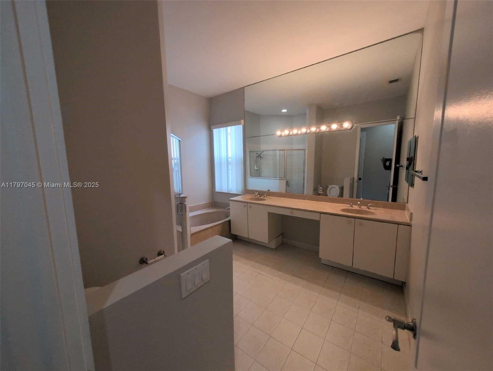 Real estate property located at 2013 3rd Ct, Miami-dade, C & F Subdivision, Homestead, FL