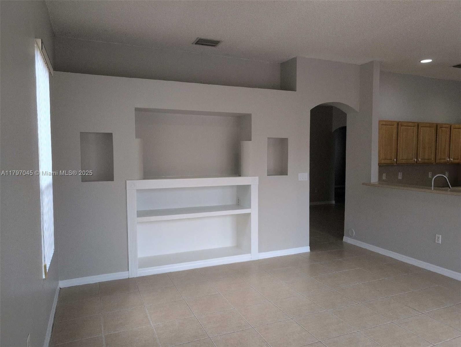 Real estate property located at 2013 3rd Ct, Miami-dade, C & F Subdivision, Homestead, FL