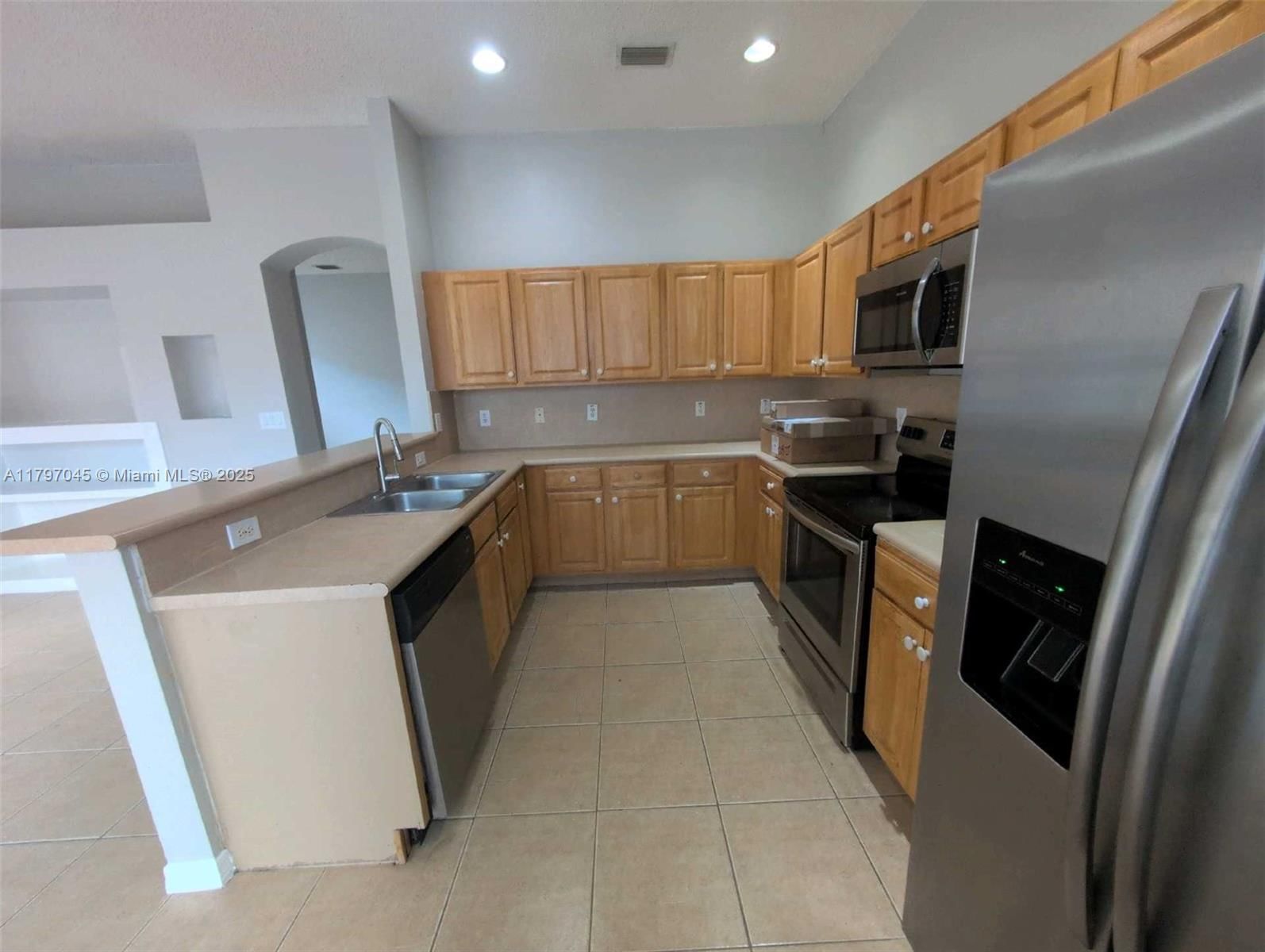 Real estate property located at 2013 3rd Ct, Miami-dade, C & F Subdivision, Homestead, FL