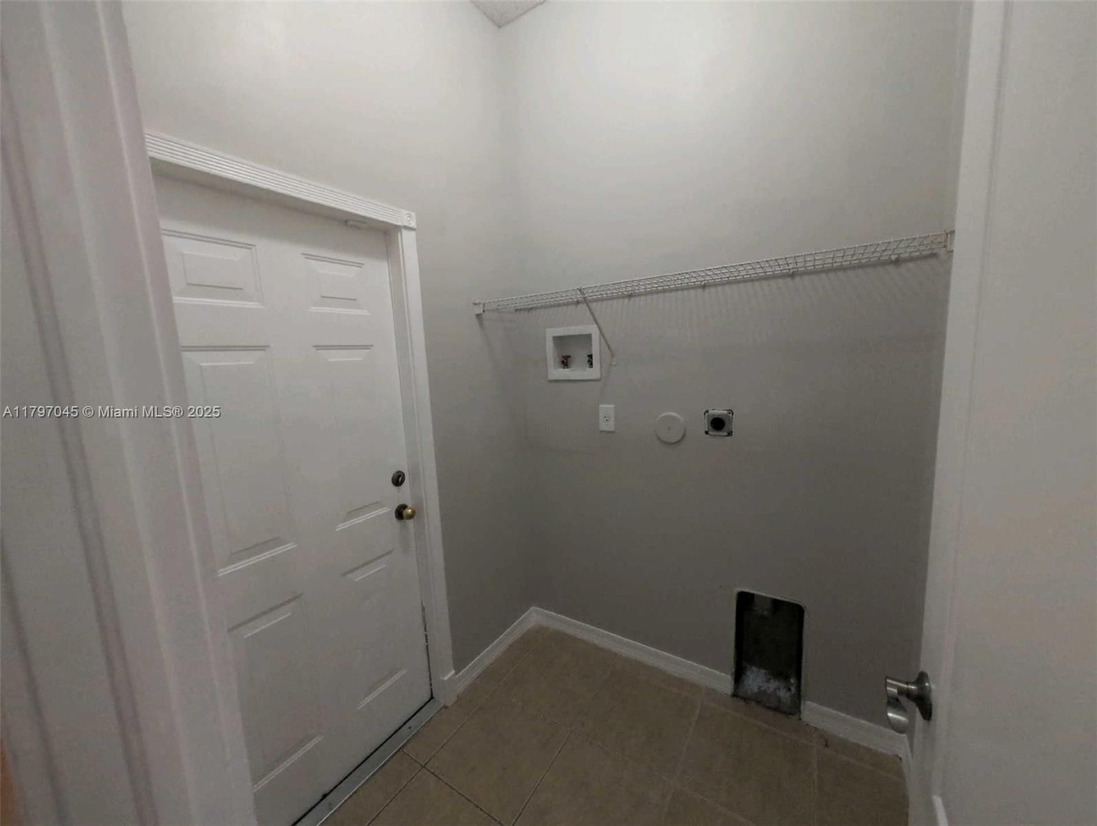 Real estate property located at 2013 3rd Ct, Miami-dade, C & F Subdivision, Homestead, FL