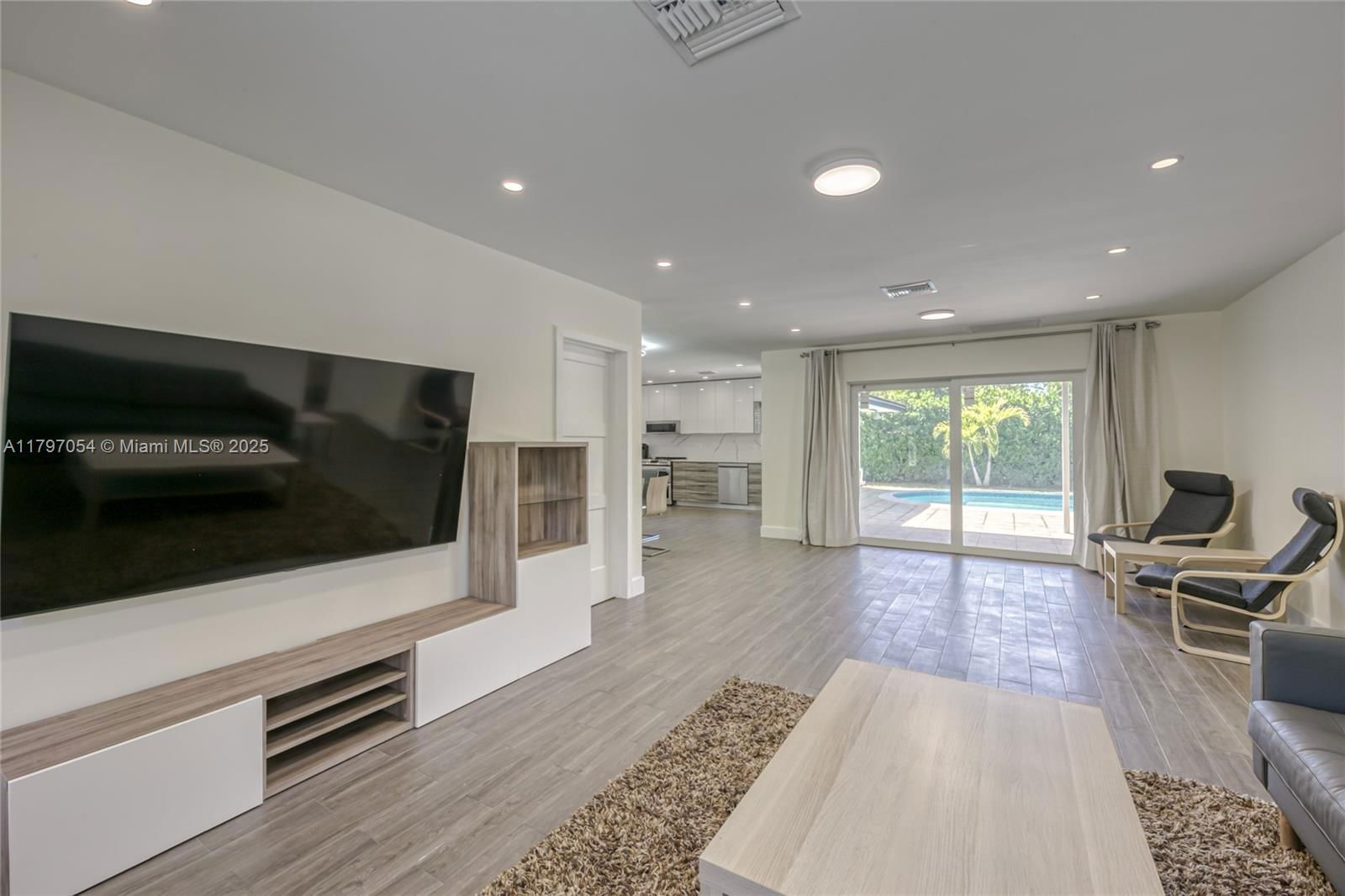 Real estate property located at 1320 Arthur St, Broward, Country Club Homes, Hollywood, FL