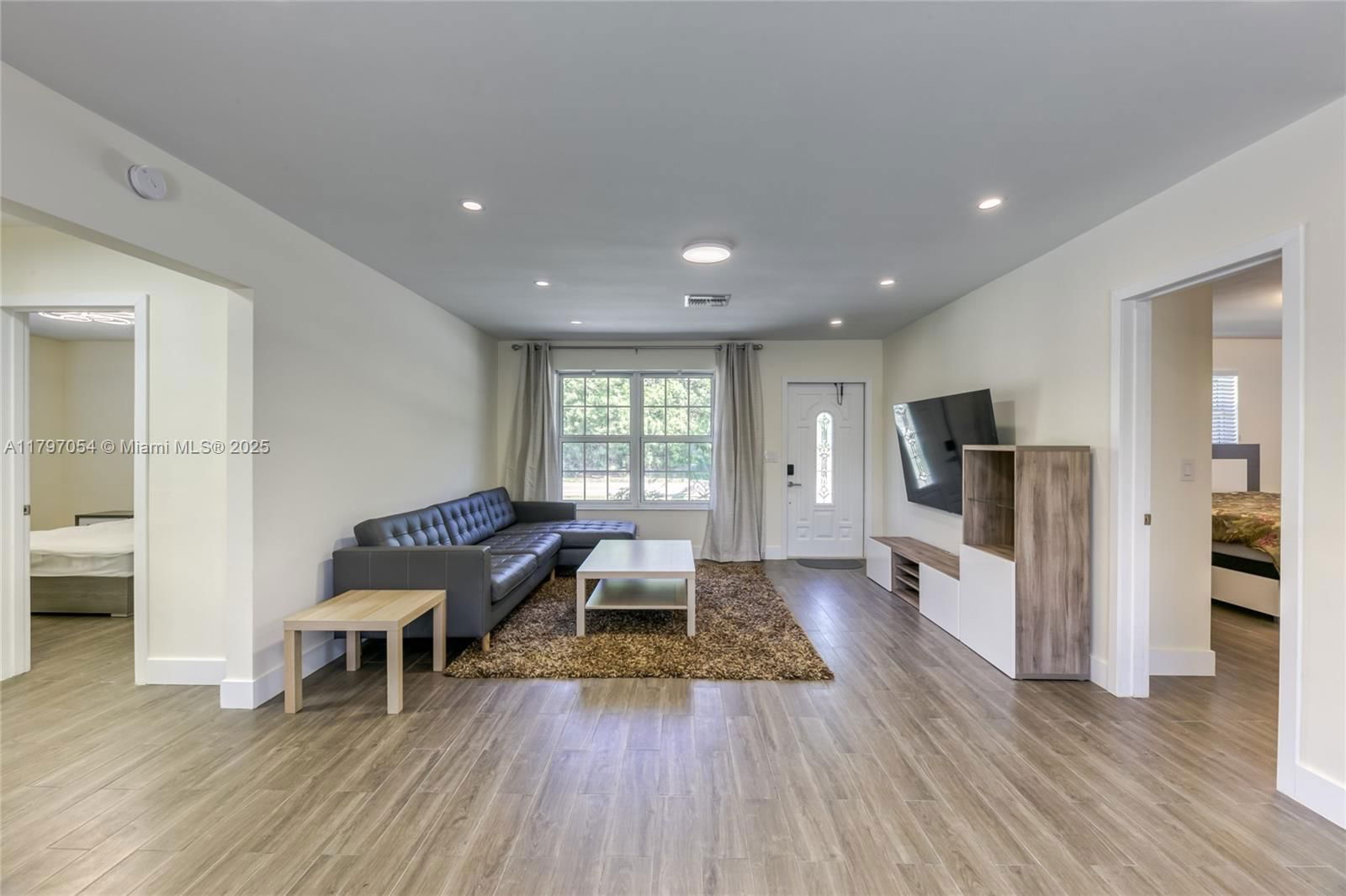 Real estate property located at 1320 Arthur St, Broward, Country Club Homes, Hollywood, FL