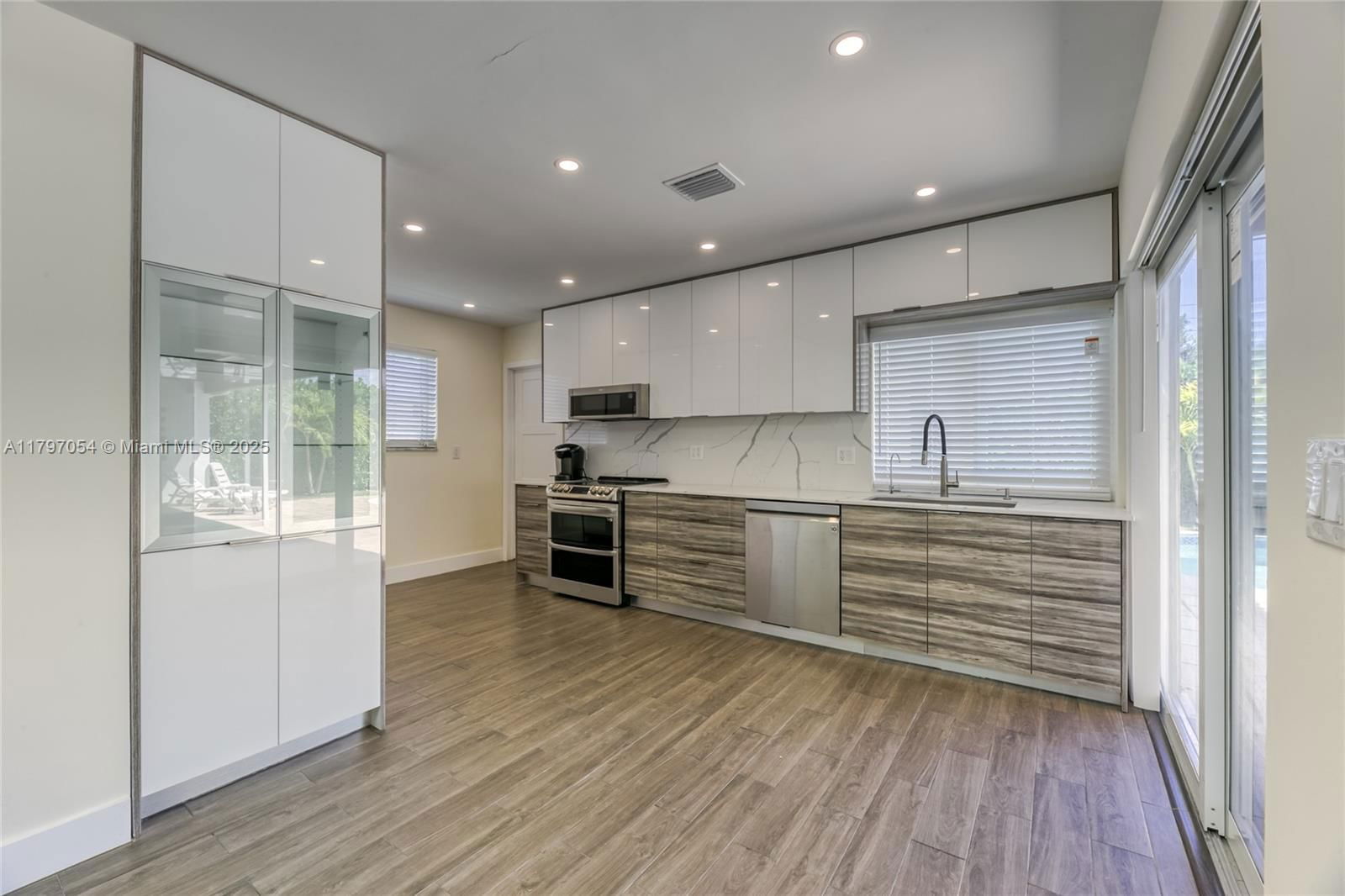 Real estate property located at 1320 Arthur St, Broward, Country Club Homes, Hollywood, FL