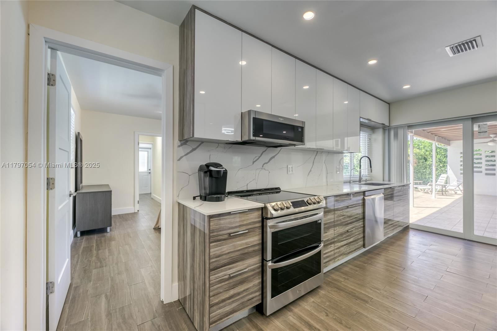 Real estate property located at 1320 Arthur St, Broward, Country Club Homes, Hollywood, FL