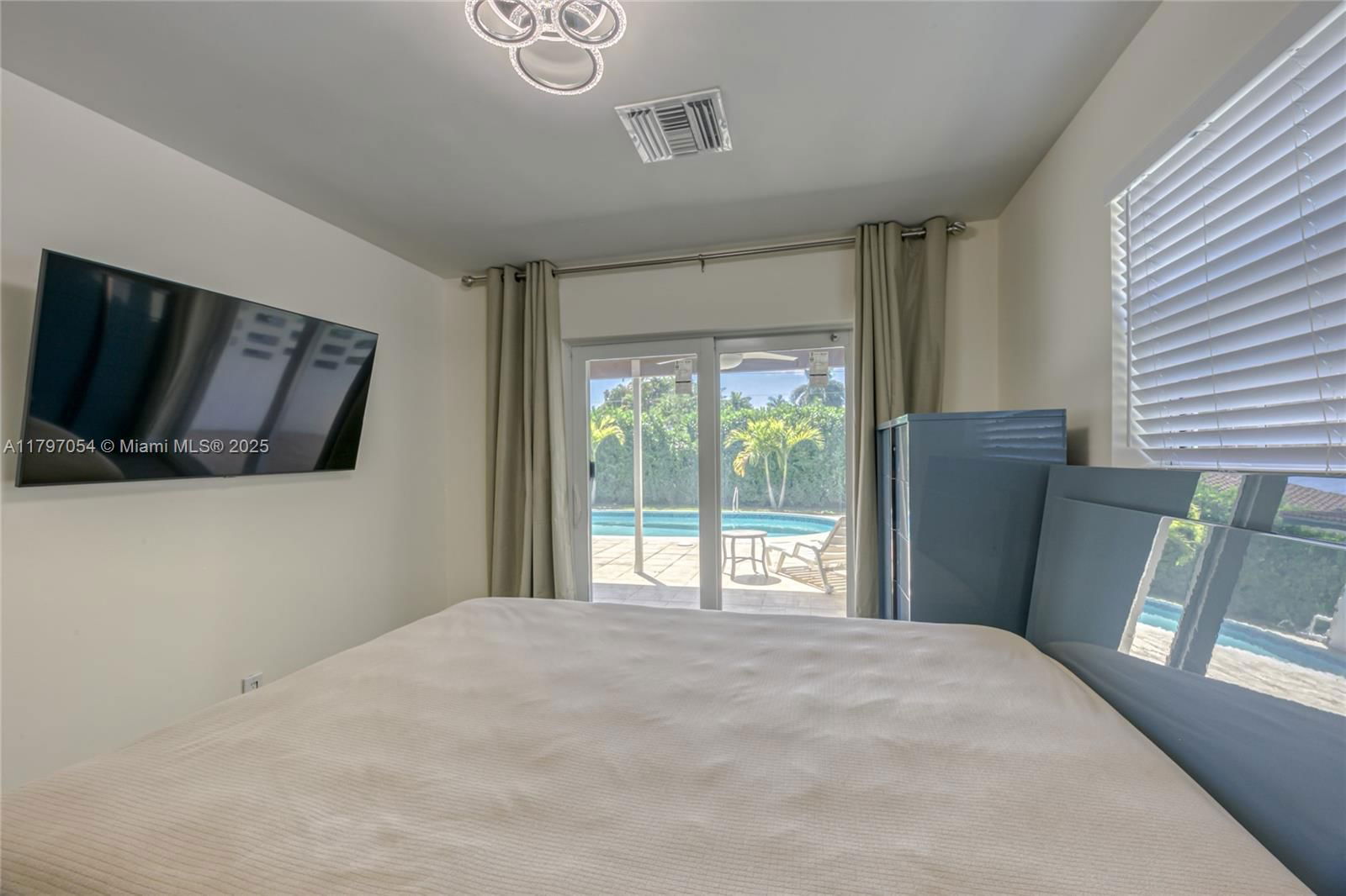 Real estate property located at 1320 Arthur St, Broward, Country Club Homes, Hollywood, FL