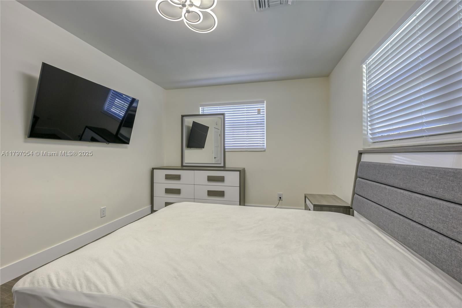 Real estate property located at 1320 Arthur St, Broward, Country Club Homes, Hollywood, FL
