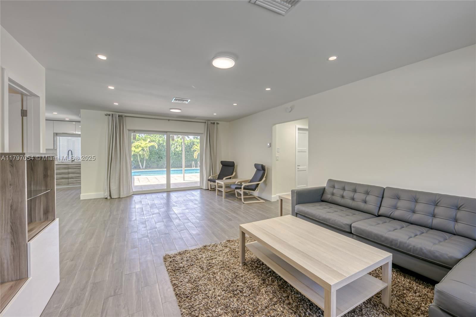 Real estate property located at 1320 Arthur St, Broward, Country Club Homes, Hollywood, FL