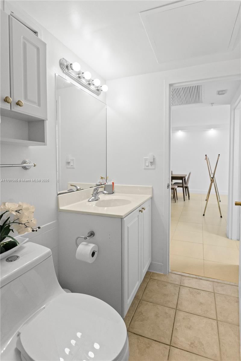 Real estate property located at 2501 Ocean Dr #1614, Broward, Wave Condo, Hollywood, FL