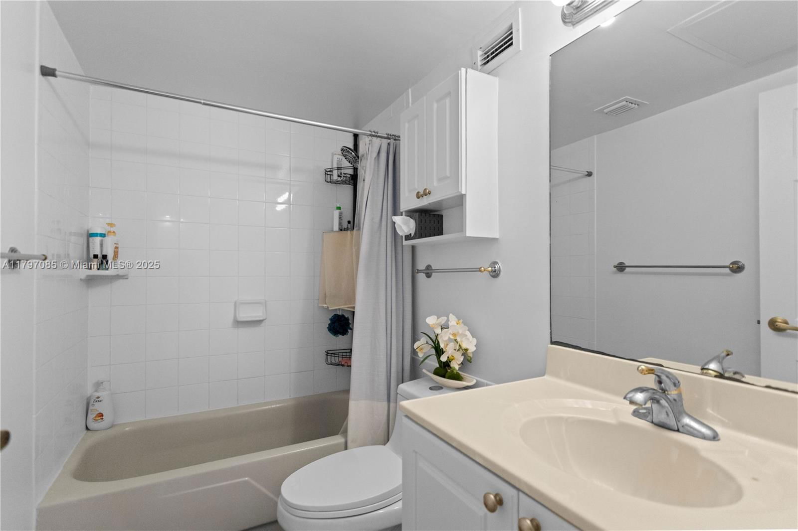 Real estate property located at 2501 Ocean Dr #1614, Broward, Wave Condo, Hollywood, FL
