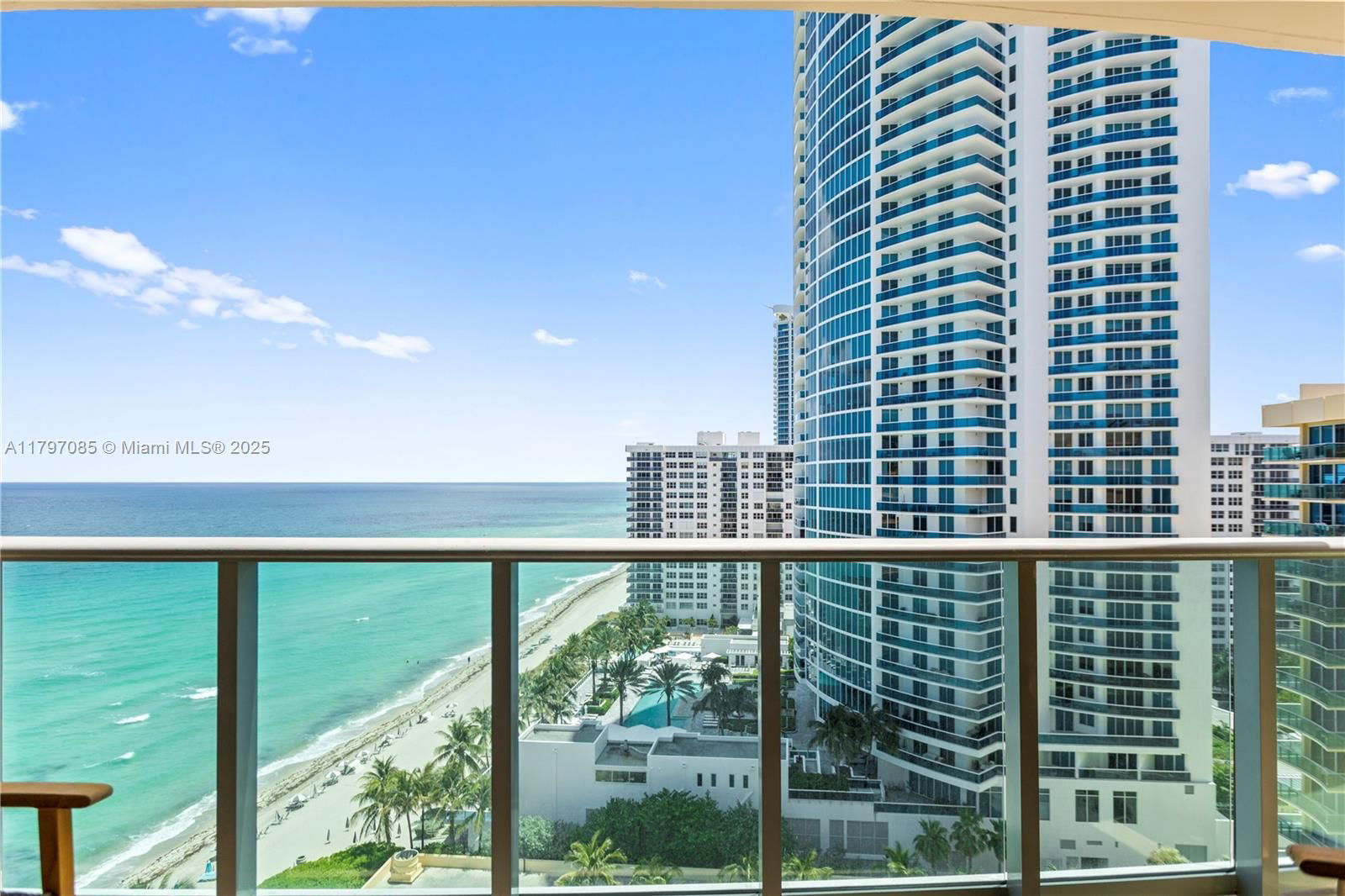Real estate property located at 2501 Ocean Dr #1614, Broward, Wave Condo, Hollywood, FL