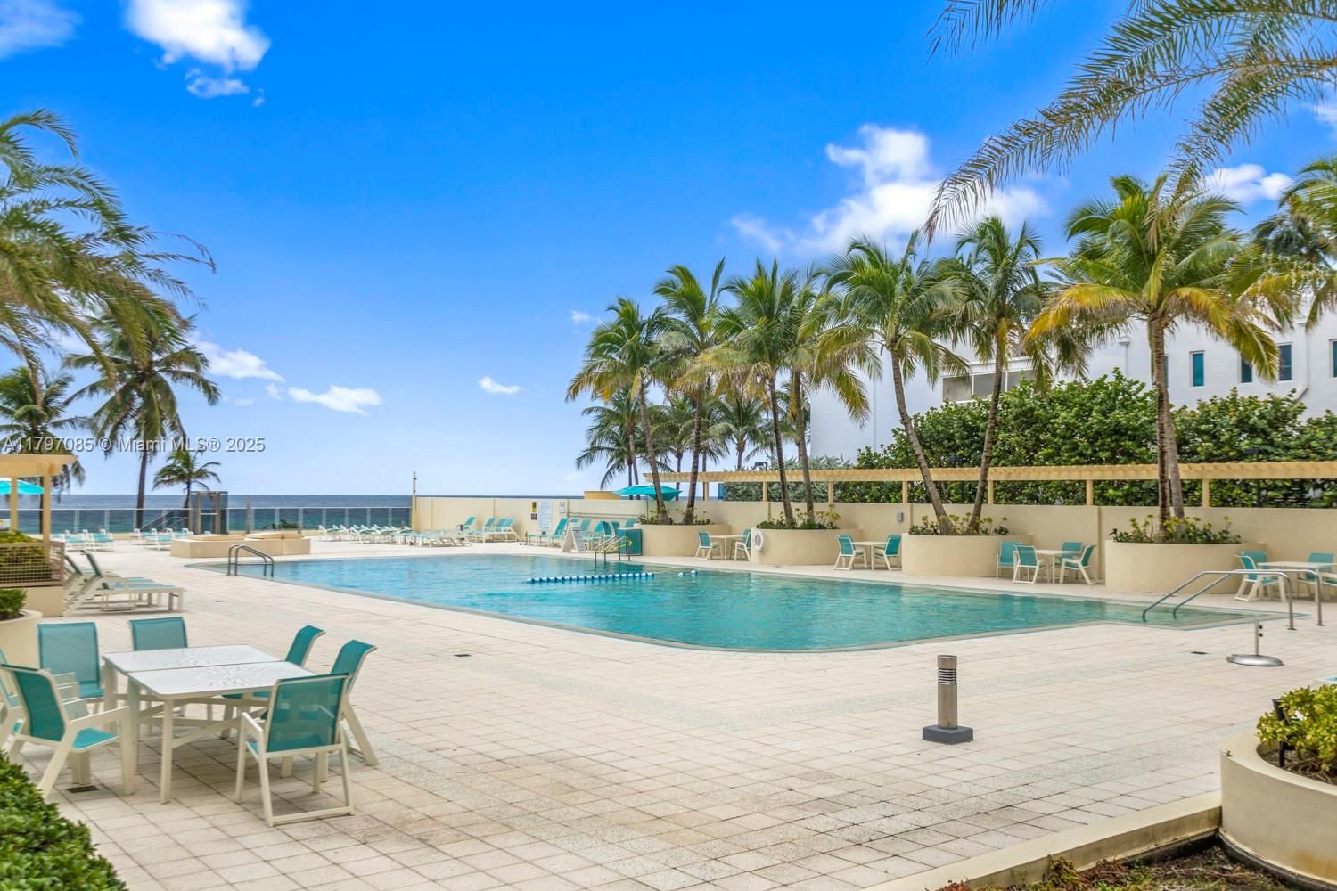 Real estate property located at 2501 Ocean Dr #1614, Broward, Wave Condo, Hollywood, FL