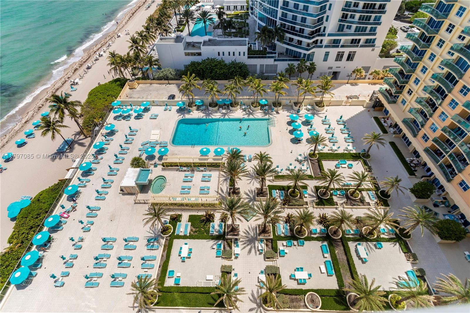 Real estate property located at 2501 Ocean Dr #1614, Broward, Wave Condo, Hollywood, FL