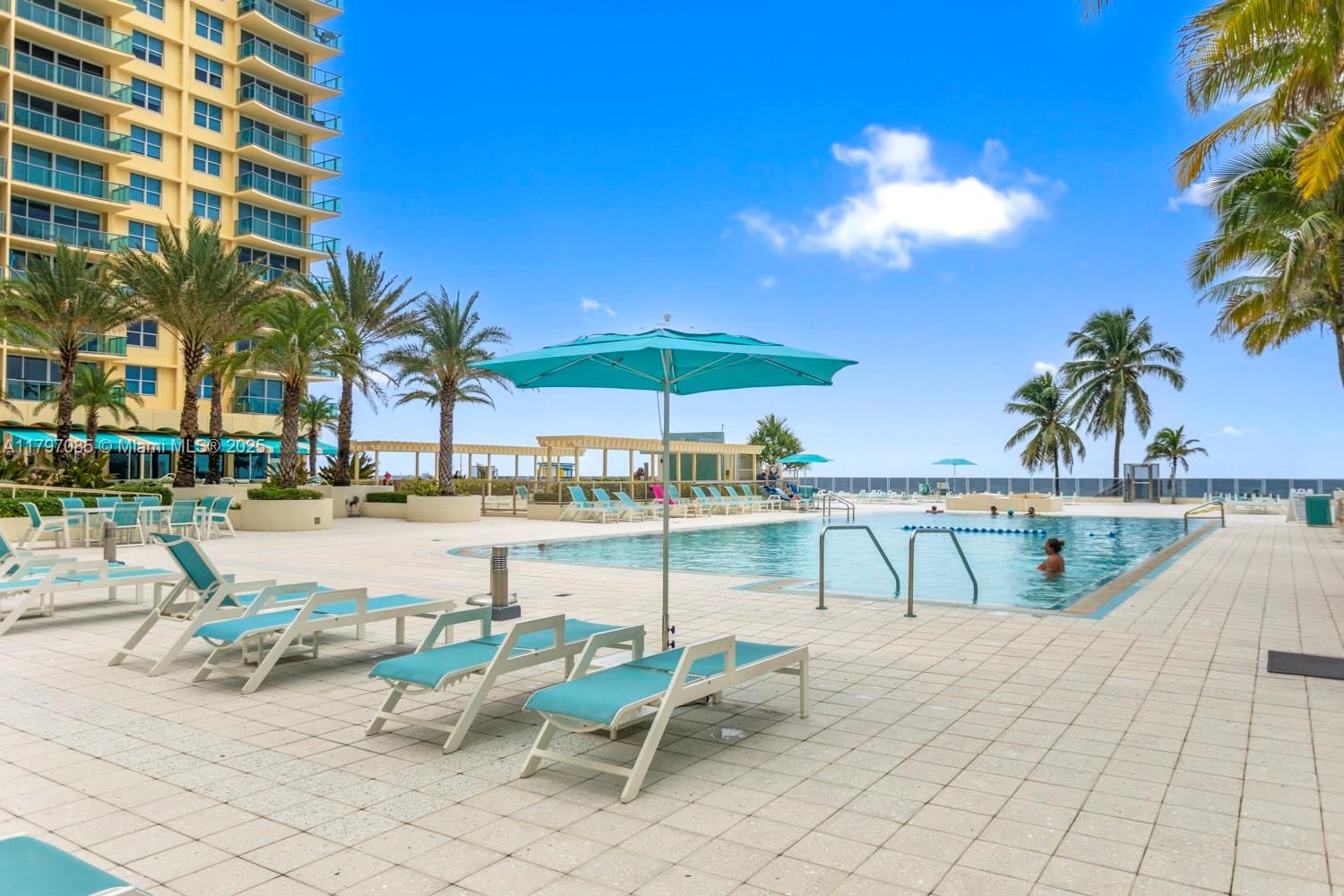 Real estate property located at 2501 Ocean Dr #1614, Broward, Wave Condo, Hollywood, FL