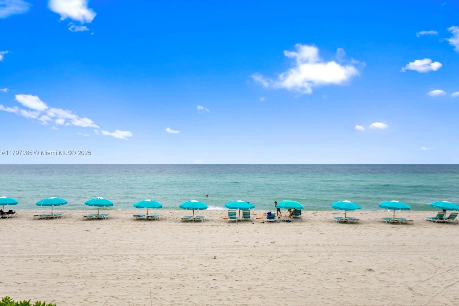 Real estate property located at 2501 Ocean Dr #1614, Broward, Wave Condo, Hollywood, FL