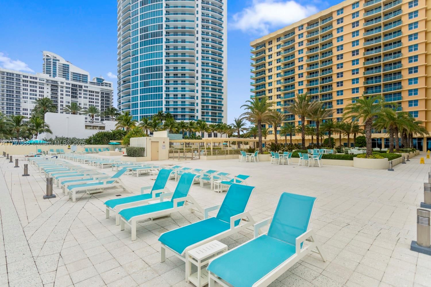 Real estate property located at 2501 Ocean Dr #1614, Broward, Wave Condo, Hollywood, FL