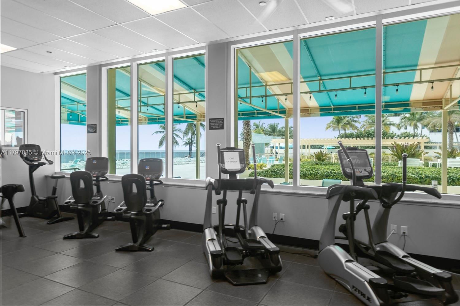 Real estate property located at 2501 Ocean Dr #1614, Broward, Wave Condo, Hollywood, FL