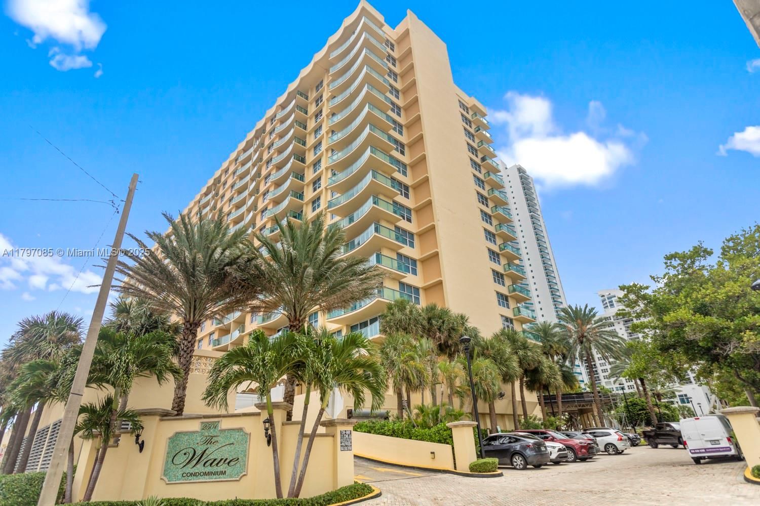 Real estate property located at 2501 Ocean Dr #1614, Broward, Wave Condo, Hollywood, FL
