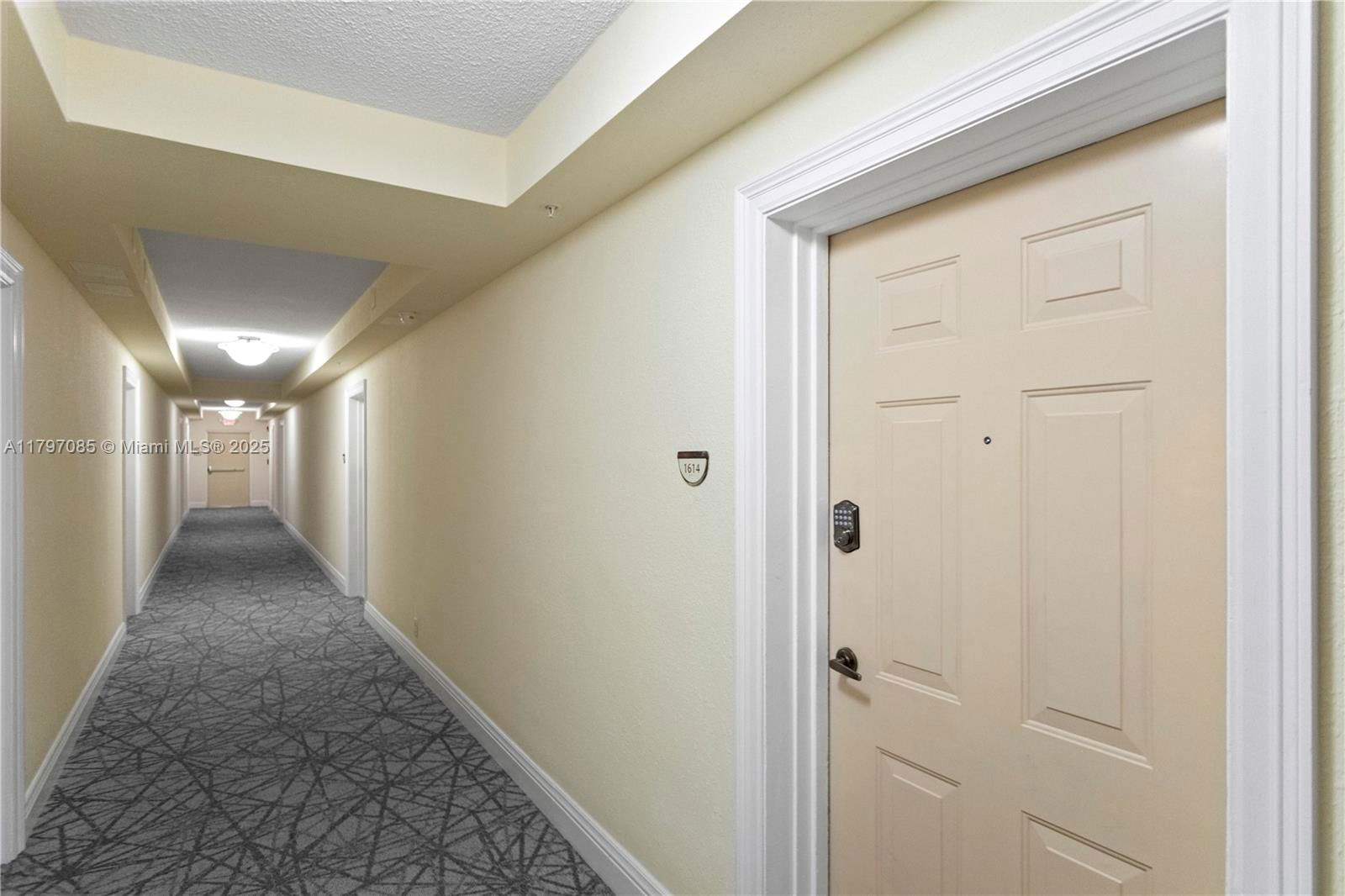 Real estate property located at 2501 Ocean Dr #1614, Broward, Wave Condo, Hollywood, FL