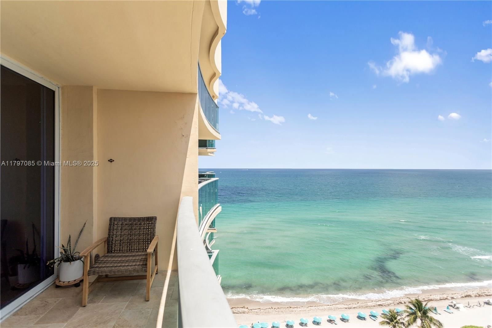 Real estate property located at 2501 Ocean Dr #1614, Broward, Wave Condo, Hollywood, FL