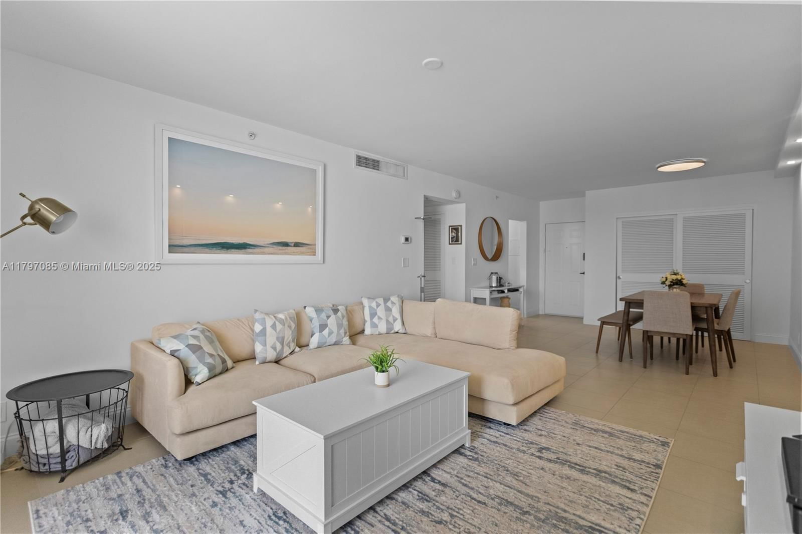 Real estate property located at 2501 Ocean Dr #1614, Broward, Wave Condo, Hollywood, FL