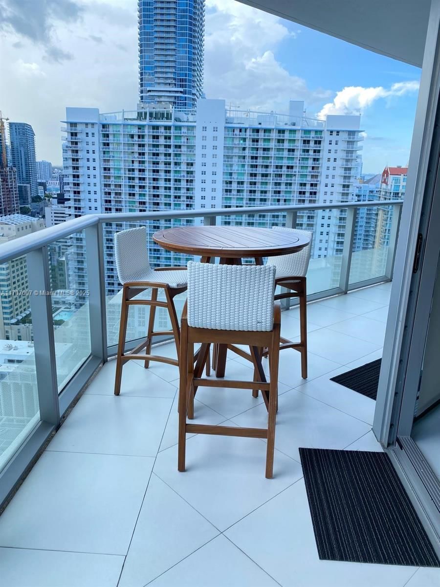 Real estate property located at 1300 Brickell Bay Dr #3501, Miami-dade, Brickellhouse, Miami, FL