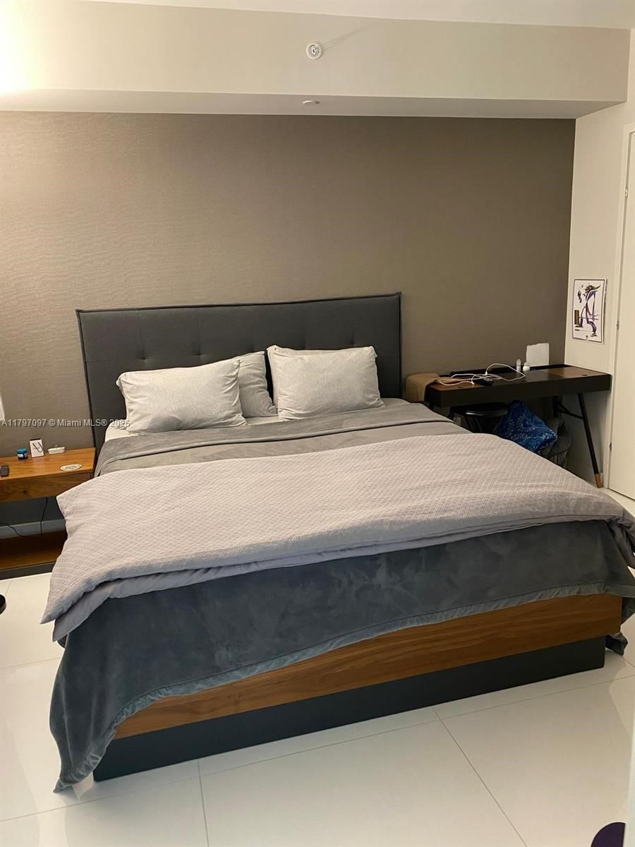 Real estate property located at 1300 Brickell Bay Dr #3501, Miami-dade, Brickellhouse, Miami, FL