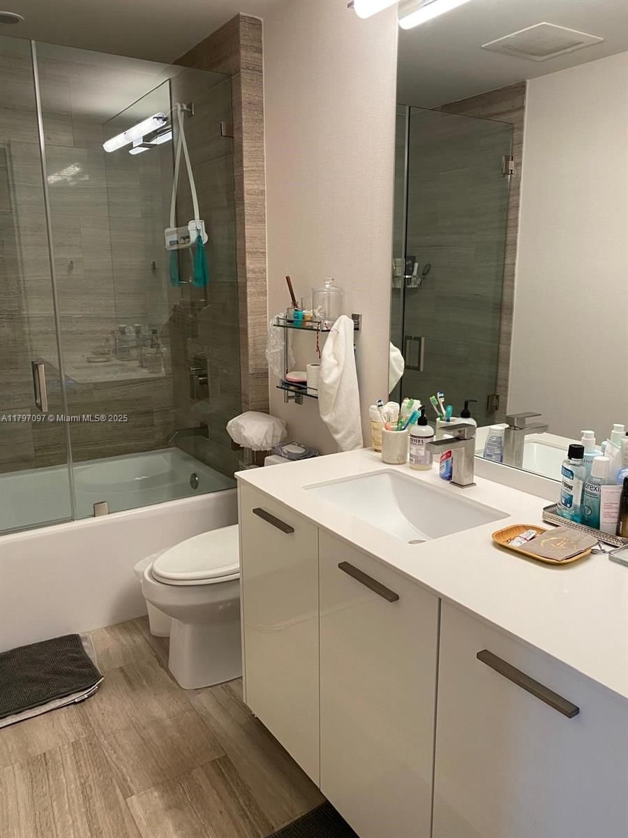 Real estate property located at 1300 Brickell Bay Dr #3501, Miami-dade, Brickellhouse, Miami, FL