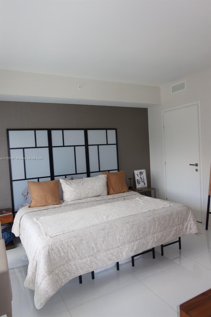 Real estate property located at 1300 Brickell Bay Dr #3501, Miami-dade, Brickellhouse, Miami, FL