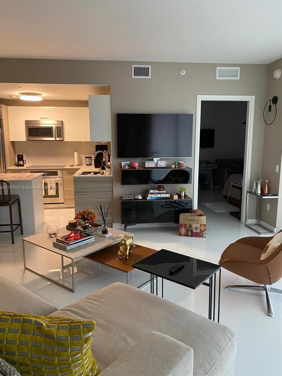 Real estate property located at 1300 Brickell Bay Dr #3501, Miami-dade, Brickellhouse, Miami, FL